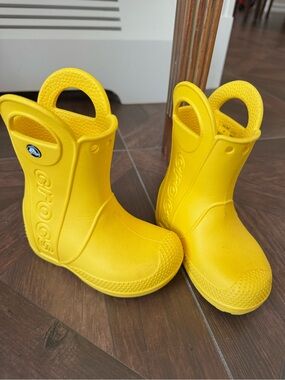 CROCS Bright Yellow Kids Waterproof Handle Rain Boots